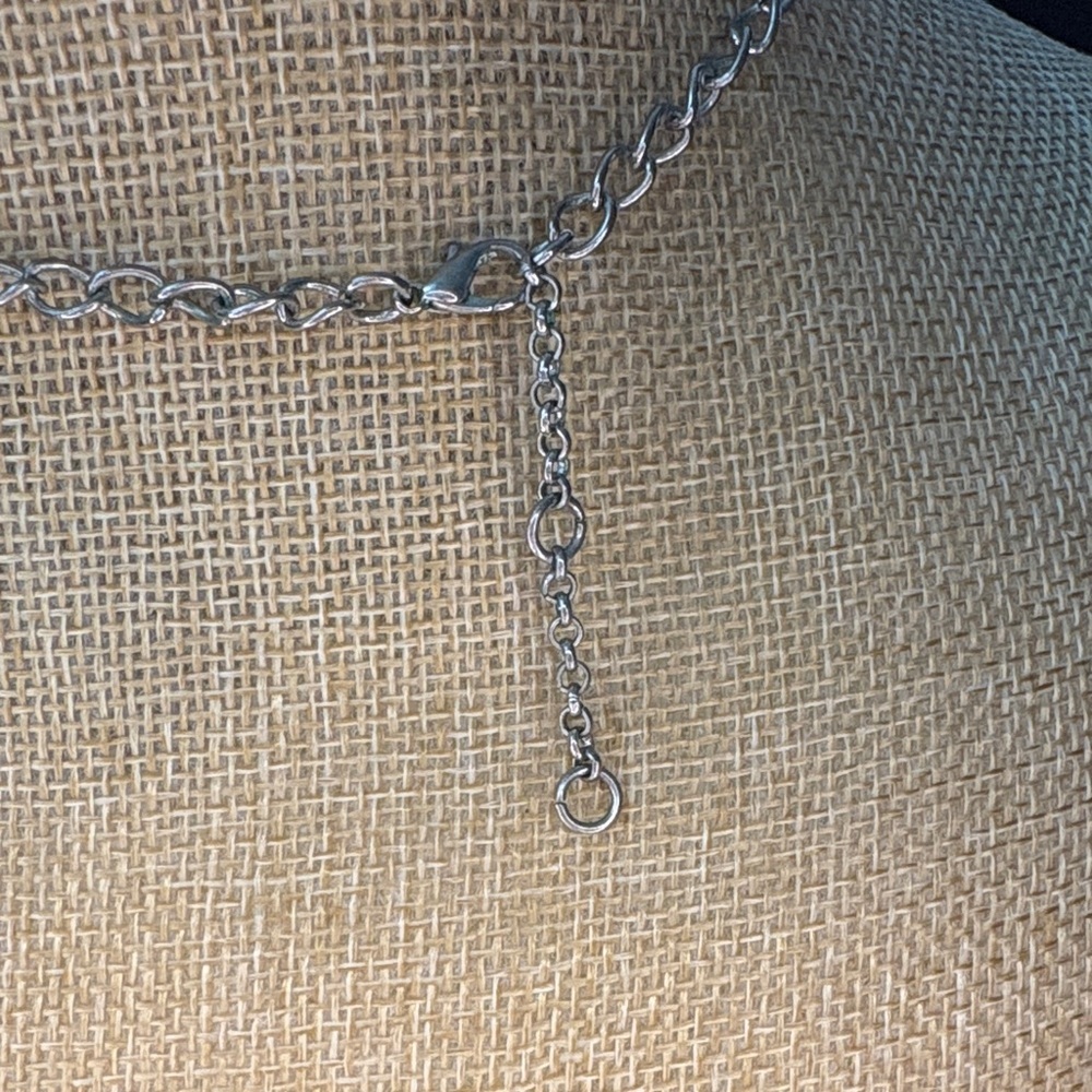 Chic Lime Green Beaded Necklace - Picture 3 of 3